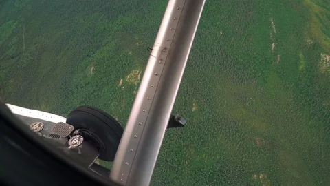 Alaska Bush Plane Flight over Denali National Park Wilderness Stockbeeldmateriaal 113683316