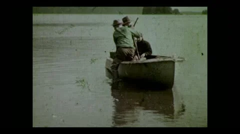 Alaska getting out on the beach 1937 動画素材 12674353