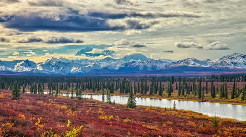 Alaska mountain range view from a distance Vidéo 51661949