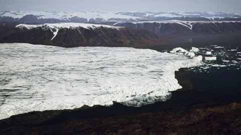 Alaskan Glacier in the winter Видео 231386611