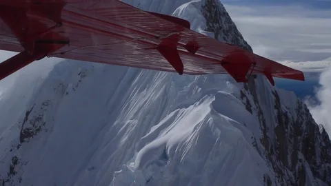 Alaskan Mountains from a Plane Vídeo Stock 84662260