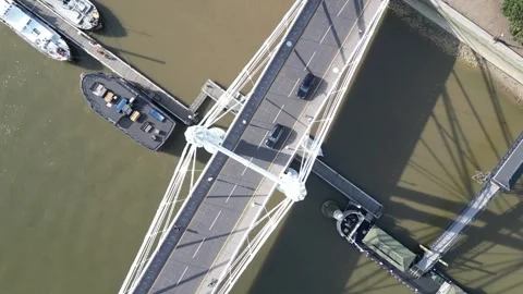Albert Bridge, road bridge, the River Thames, 14th Sept 2024, 3pm Vidéo 284552858