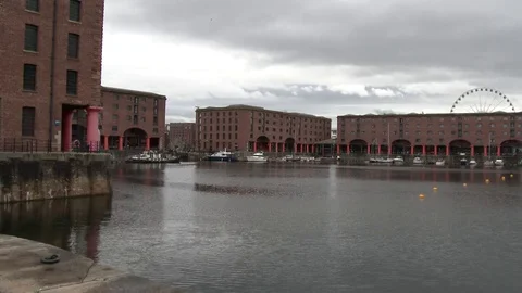 Albert Dock Video stock 79727177