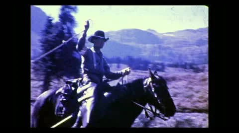 Alberta heading out to hunt 1938 動画素材 12448275
