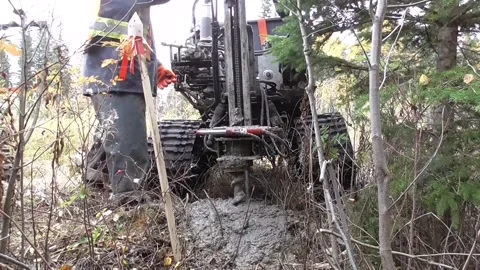 Alberta, Oct 1, 2016, Clip 3 Seismic Drill Stem and Borehole Editorial Silent Stockbeeldmateriaal 309947873