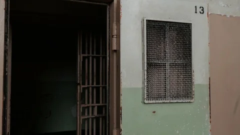 Alcatraz Soitary Confinement Tilt Down Видео 97456716