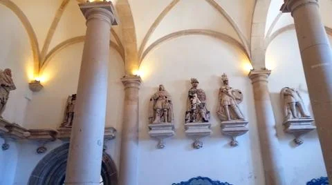 Alcobaca Monastery Interior with columns and statues Foto stock