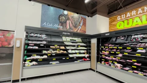 ALDI retail grocery store interior pan o... | Stock Video | Pond5