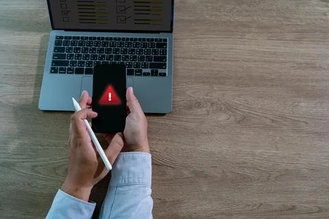 Alert security message SMS alert notification alarm on Smartphone Cyber sec.. Stock Photos