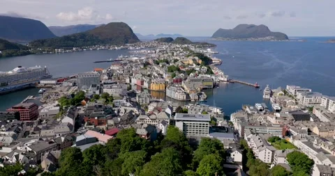 Alesund zoom out Stock Footage 284352271