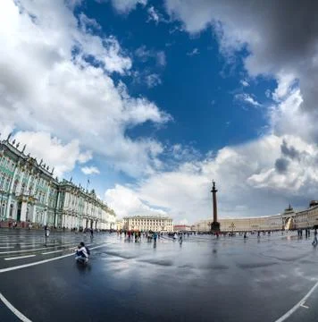 The Alexander Column in front of the Hermitage museum, St Petersburg Stock Photos