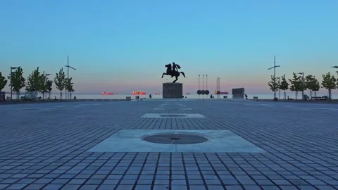 Alexander the great statue twilight wide thessaloniki 4k Stock-Footage 333484465