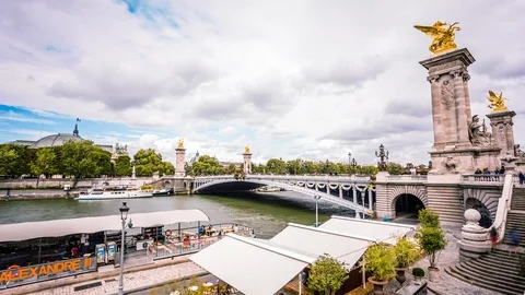 Alexander III bridge in Paris time lapse Vídeo Stock 119036487