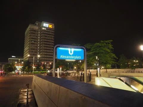 Alexanderplatz in Berlin at night Foto stock