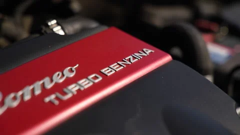 Alfa Romeo engine_2 Video stock 222531033