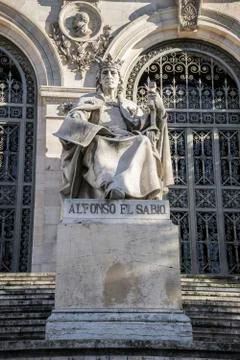 Alfonso el sabio sculpture, national library of madrid, spain. architecture a Stock Photos