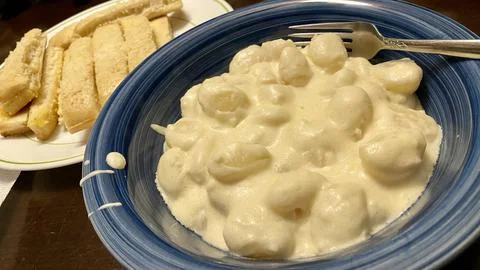 Alfredo Breadsticks 库存照片