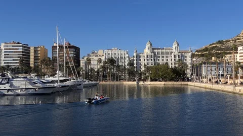 Alicante Edificio Carbonell building Santa Barbara castle Explanada de Espana Vidéo 102047715