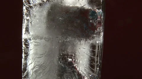 Alien with blue eyes in ice Vídeo Stock 1045846