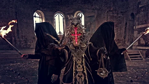 Alien creatures in an abandoned temple. Stock Footage 168491417