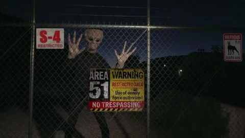 Alien Escapes From AREA-51 Video stock 212176808