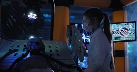 Alien is in the laboratory under the supervision of a scientist. Humanoid Vídeo Stock 102976710