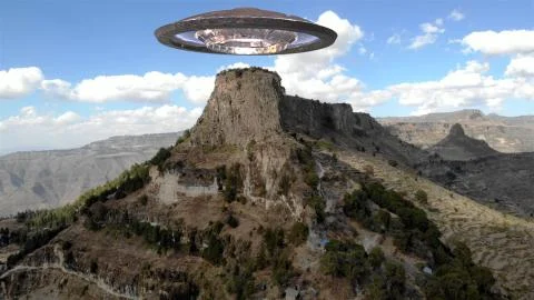 Alien Ufo saucer Ship Hovering over Large top Table Mountain –Aerial view Ilustração Stock
