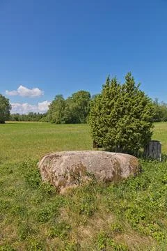Aljava Ukukivi (Offering stone of Uku). Fotos Stock