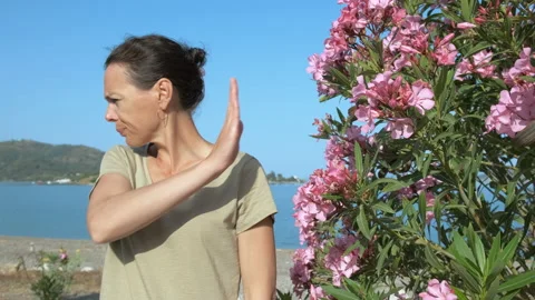 Allergy to pollen. Video stock 233120526