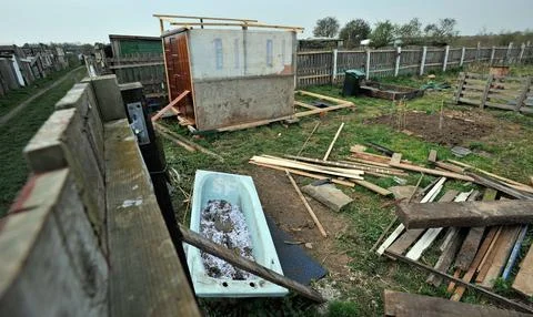 The Allotment Plot Where A Weapon Was Discovered By Police After The Incident. P 스톡 사진