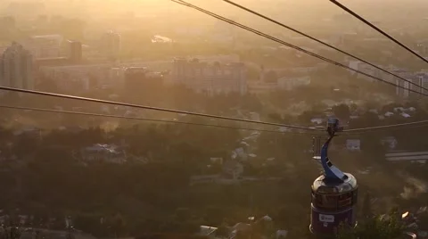 Almaty cable car passes over city 库存影片 47288449