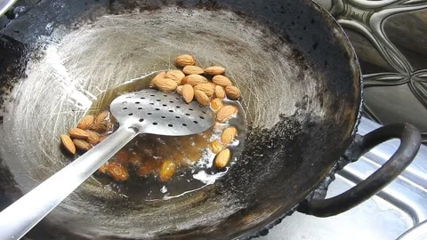 Almond Deep Frying Видео 194445772