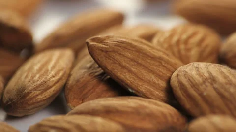 Almonds rotating close up studio Vídeos de archivo 33817964