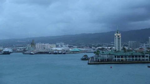 Aloha Tower from Deck of Cruise ship 動画素材 37938633