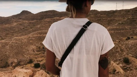 Alone in mountain hills 스톡 동영상 81751111