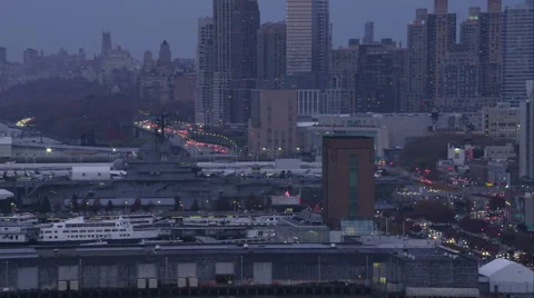 Along Midtown Manhattan waterfront at dusk. Shot in November 2011. Stock Footage 59171083