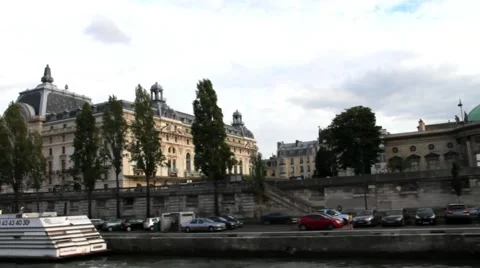 Along the Seine on a pleasure boat. Musee d'Orsay, time lapse.  Paris Stock Footage 43091453