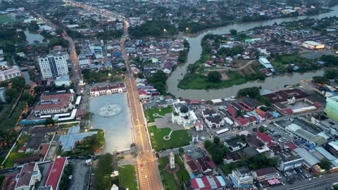 The Alor Setar  square stretches out below in this wide drone shot. Stock Footage 318090873