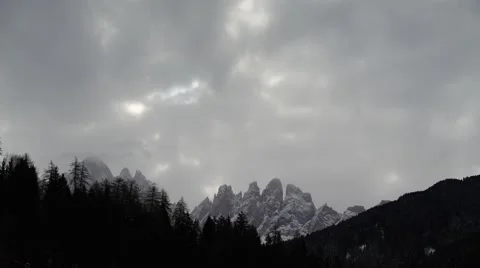 Alpes Peak Clouds Timelapse 4К Stock Footage 60818640
