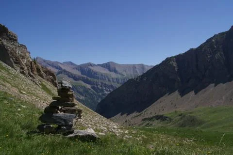 Alpine Descent Фото