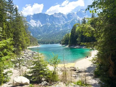 Alpine Forest Lake in Remote Mountain Wilderness 스톡 사진