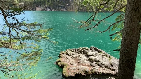 Alpine Lake With Gently Rippling Waves Lago Di Braies 스톡 동영상 146370627