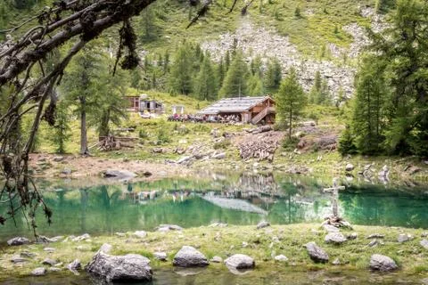 Alpine lake in Zirmtal Stock-Fotos