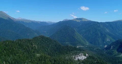 Alpine landscape on the rocky Caucasus range in Abkhazia drone shooting Vídeos de archivo 115217722