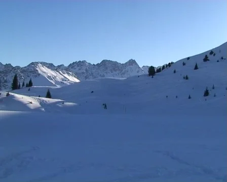 Alpine mountain panorama Vídeo Stock 111912