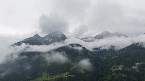 Alpine rain weather time lapse Видео 122481316