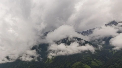 Alpine rain weather time lapse Видео 122485169