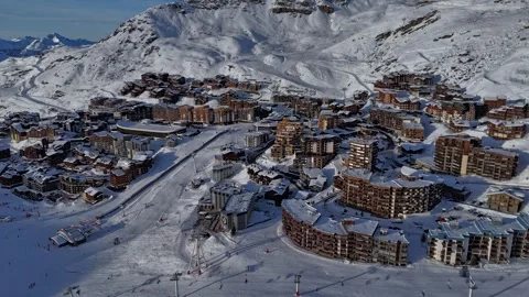 Alpine Resort Hyperlapse Val Thorens Winter 4K 動画素材 335637358