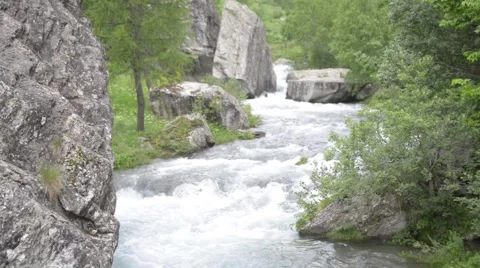 Alpine river flowing among the rocks in the gorge Video stock 51913091