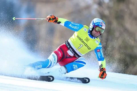 Alpine ski race - 2023 Audi FIS Ski World Cup - Men s Giant Slalom PINTURA... Stock Photos